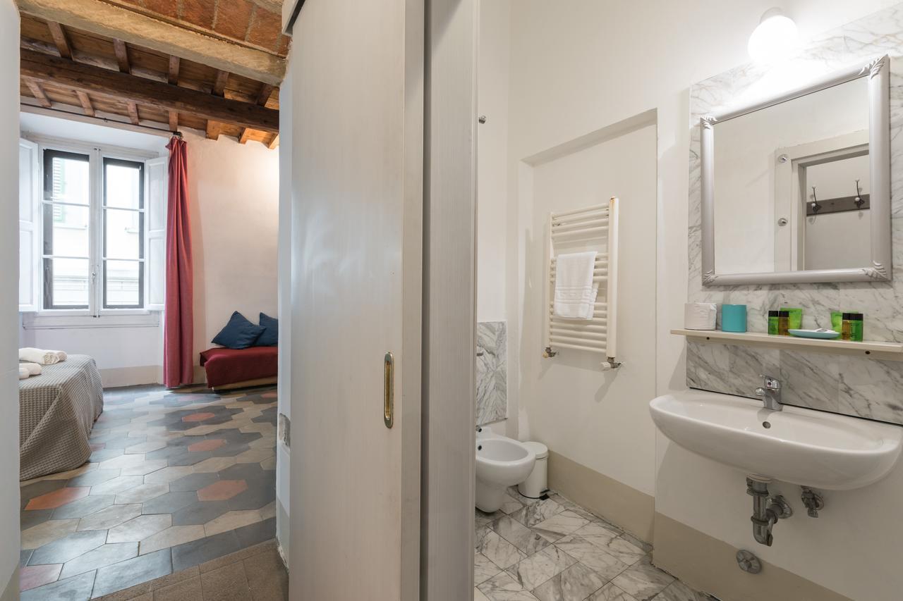 F7 - Santa Croce One Bedroom Flat For 2 Or 3 Guests Firenze Kültér fotó
